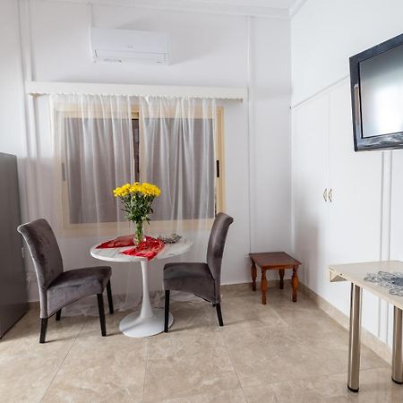 Studio In The Heart Of The City Paphos ภายนอก รูปภาพ